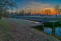 Zonsopgang-bij-het-sluisje-in-Oranjedorp