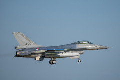 F164