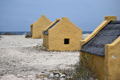 Bonaire-Slavenhuisjes-1